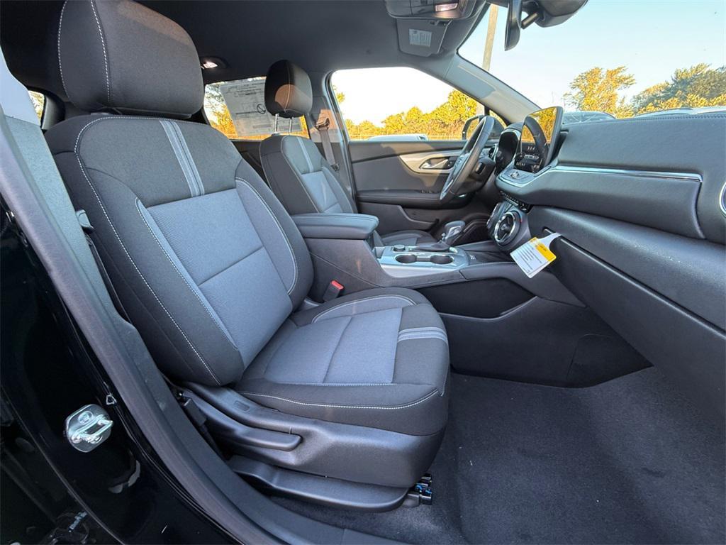 new 2025 Chevrolet Blazer car, priced at $33,439