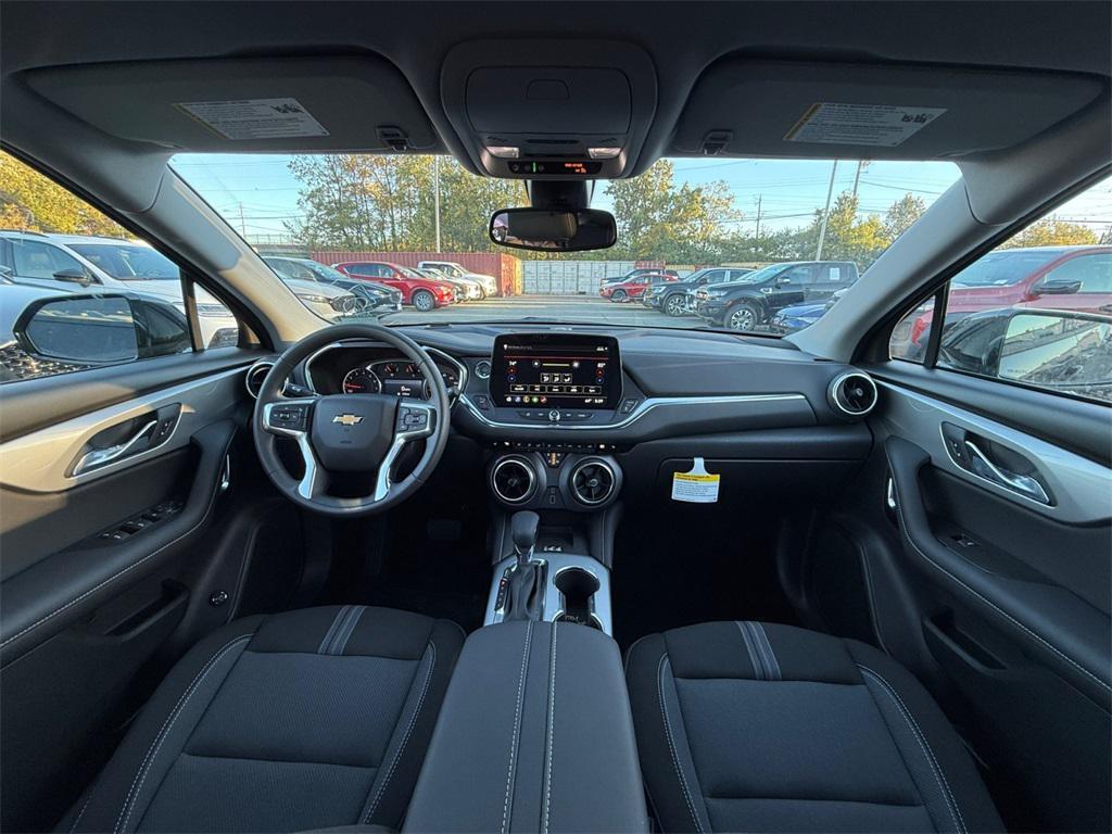 new 2025 Chevrolet Blazer car, priced at $33,439