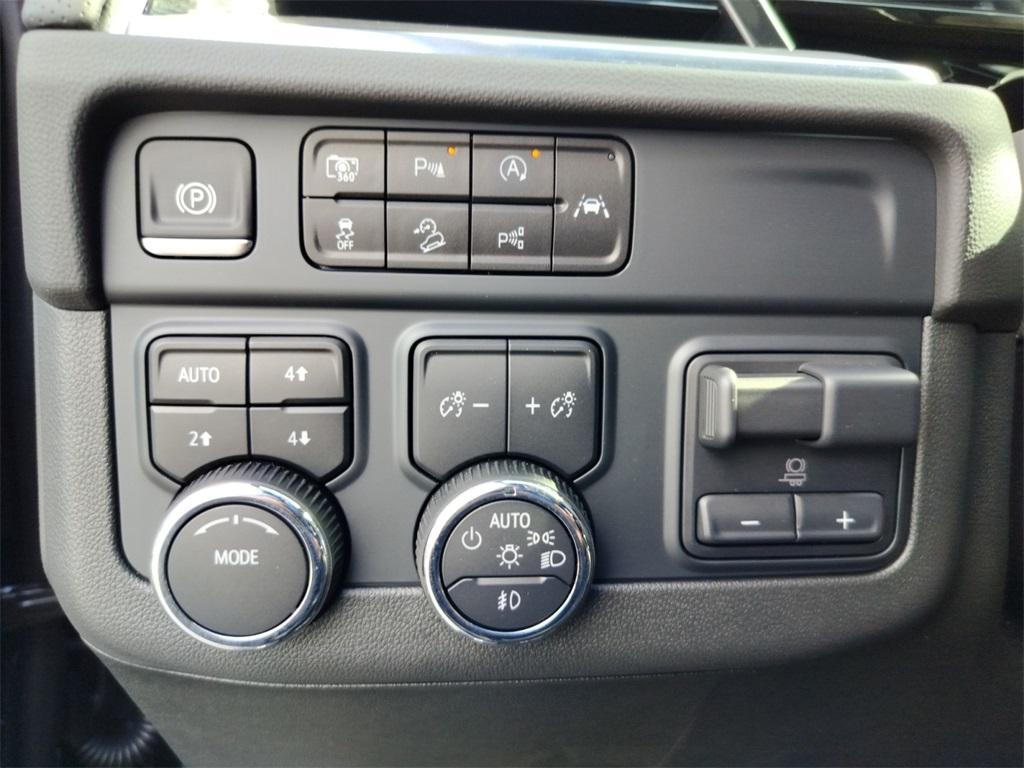 new 2025 Chevrolet Suburban car, priced at $83,899