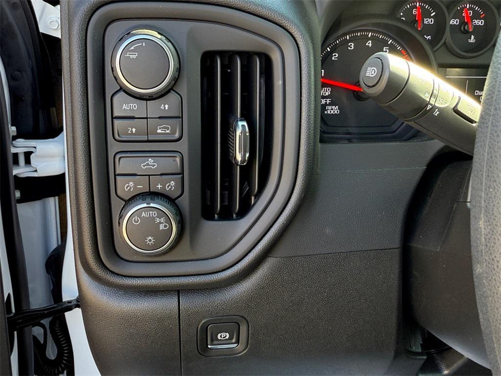 new 2025 Chevrolet Silverado 1500 car, priced at $35,725