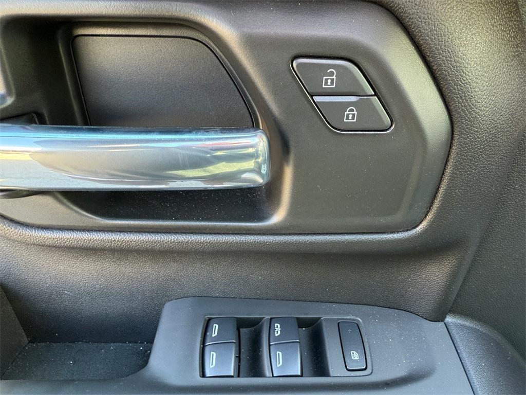 new 2025 Chevrolet Silverado 1500 car, priced at $35,725