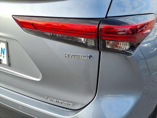 used 2021 Toyota Highlander Hybrid car, priced at $37,800