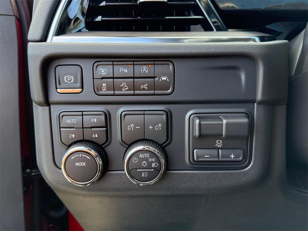 new 2025 Chevrolet Suburban car, priced at $77,675