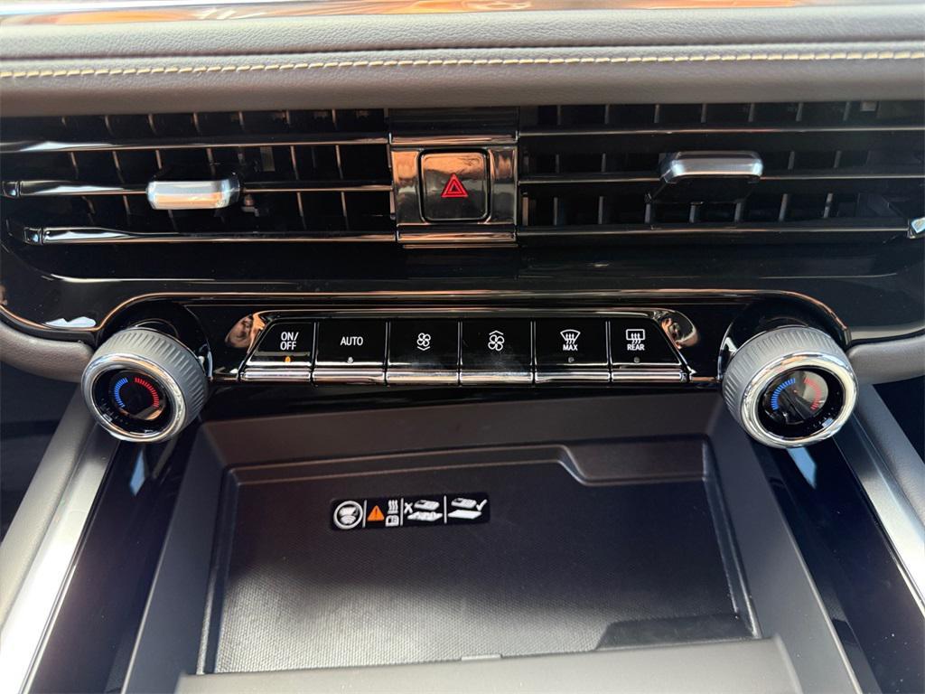 new 2025 Chevrolet Suburban car, priced at $77,675