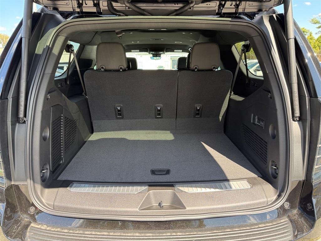 new 2025 Chevrolet Suburban car, priced at $76,795