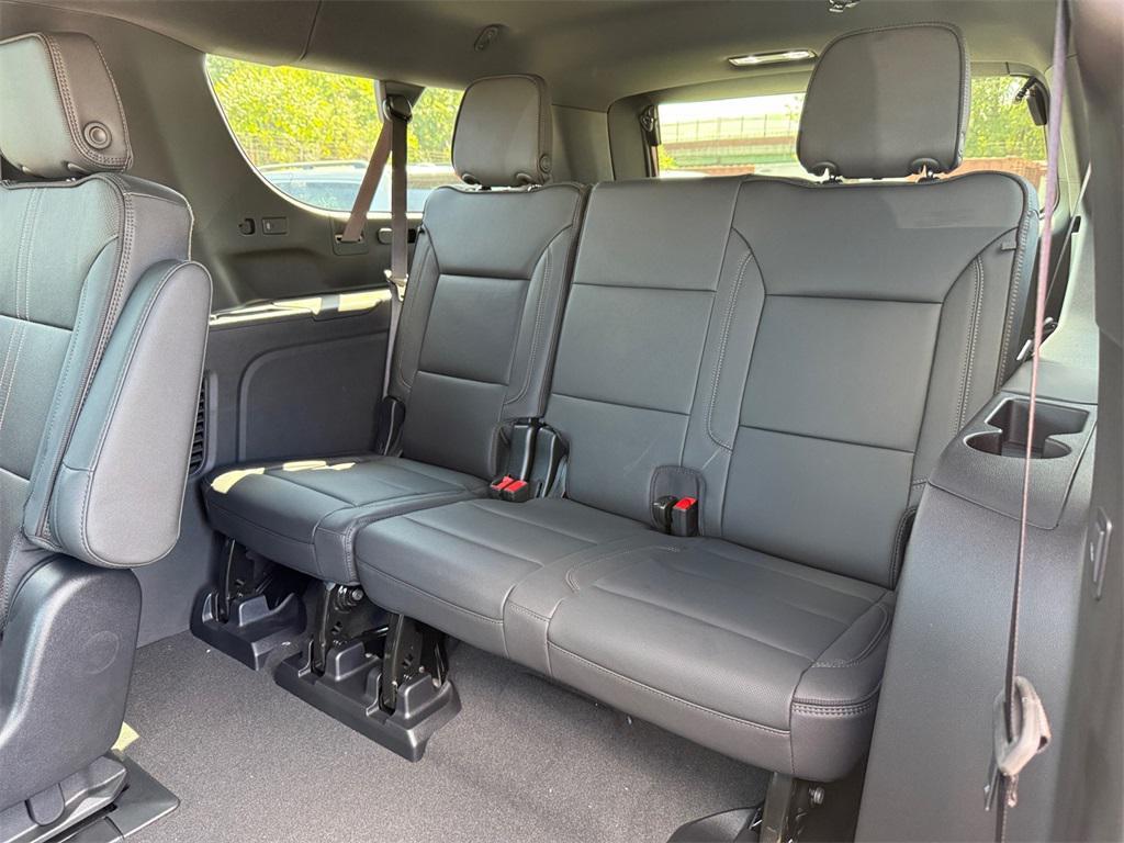 new 2025 Chevrolet Suburban car, priced at $76,795