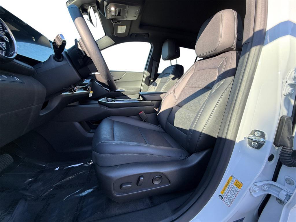 new 2025 Chevrolet Equinox car, priced at $27,765