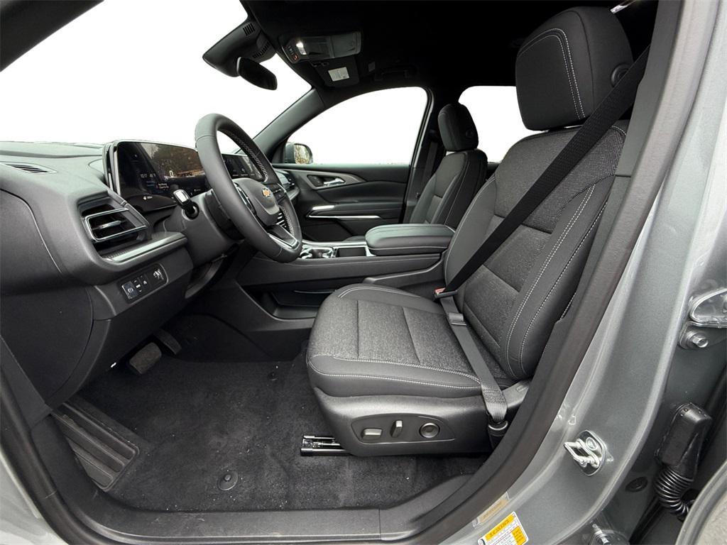 new 2026 Chevrolet Traverse car, priced at $36,195