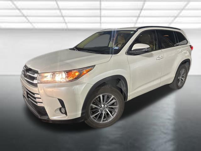 used 2018 Toyota Highlander car, priced at $22,406