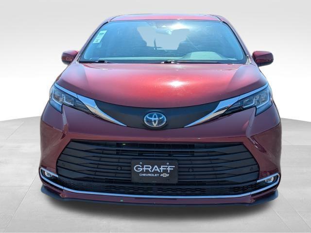 used 2021 Toyota Sienna car, priced at $32,406