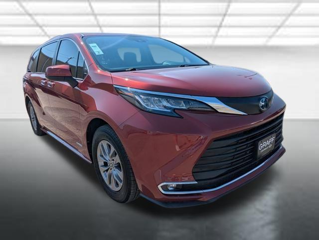 used 2021 Toyota Sienna car, priced at $28,906
