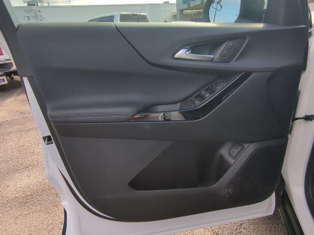 new 2026 Chevrolet Equinox car, priced at $28,945