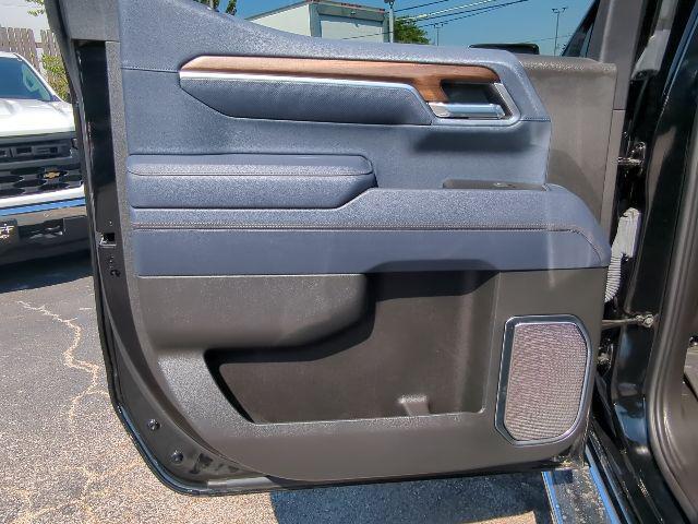 new 2025 Chevrolet Silverado 1500 car, priced at $61,000