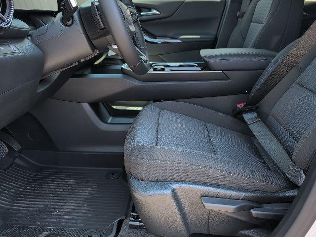 new 2026 Chevrolet Equinox car, priced at $25,915