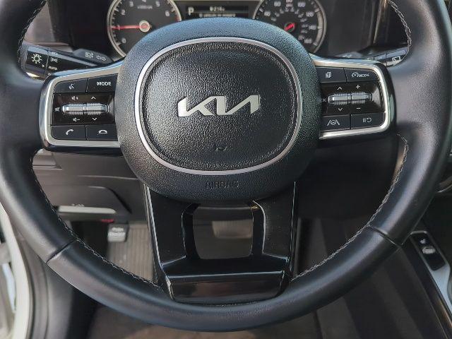 used 2023 Kia Sorento car, priced at $26,906