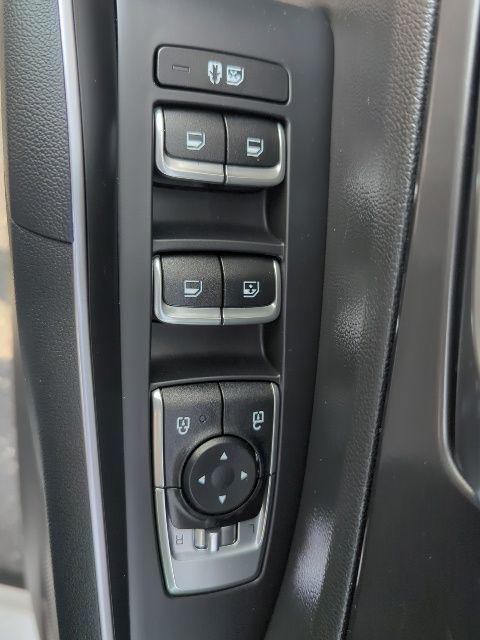 used 2023 Kia Sorento car, priced at $26,906