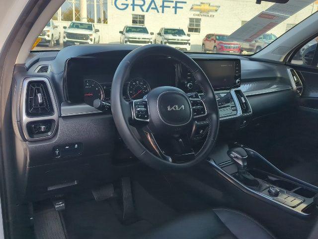 used 2023 Kia Sorento car, priced at $26,906