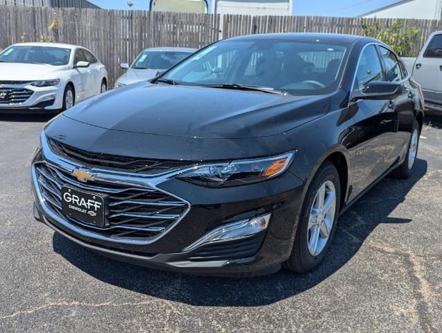 new 2025 Chevrolet Malibu car, priced at $27,645