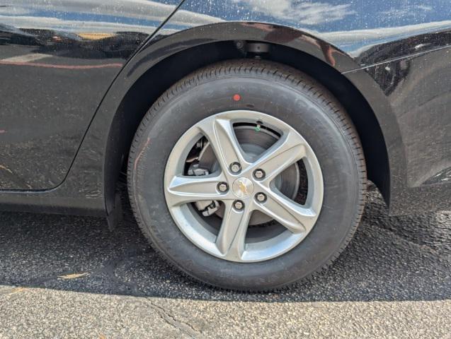 new 2025 Chevrolet Malibu car, priced at $27,695