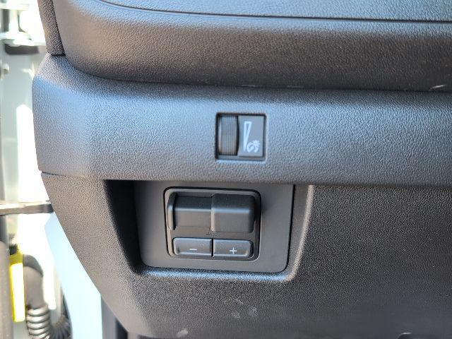 new 2026 Chevrolet Colorado car, priced at $33,405