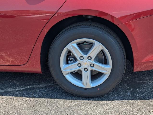 new 2025 Chevrolet Malibu car, priced at $30,390