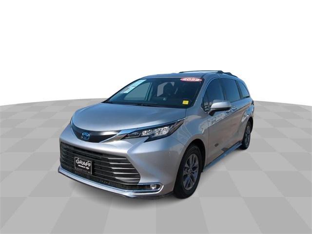 used 2022 Toyota Sienna car, priced at $39,906