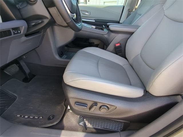 used 2022 Toyota Sienna car, priced at $39,906