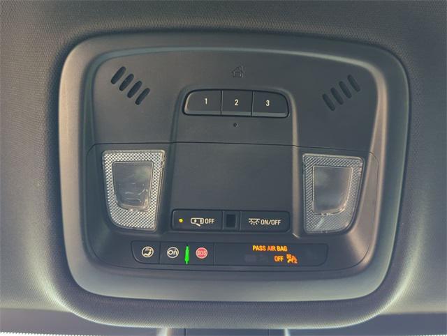 used 2023 Chevrolet Traverse car, priced at $29,906