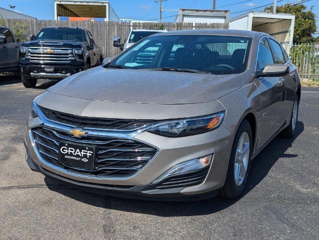 new 2025 Chevrolet Malibu car, priced at $27,645