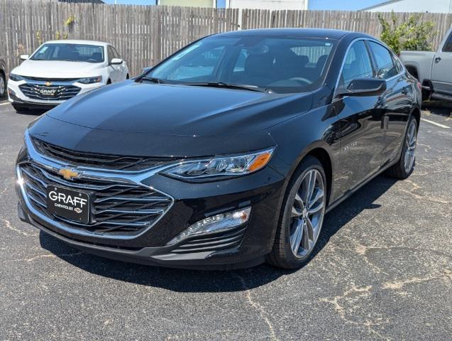 new 2025 Chevrolet Malibu car, priced at $33,220