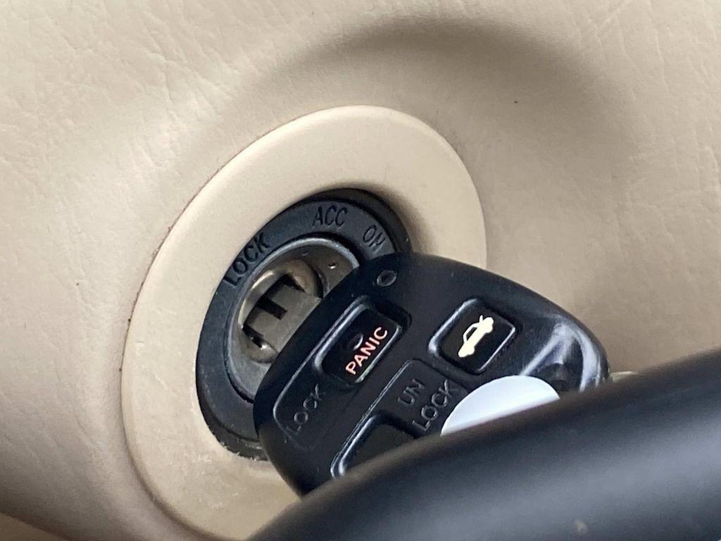 used 2005 Lexus ES 330 car, priced at $9,500