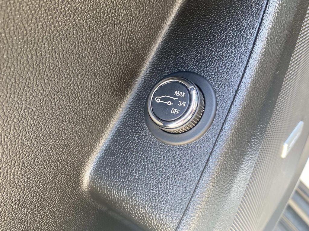 used 2023 Chevrolet Traverse car, priced at $39,988