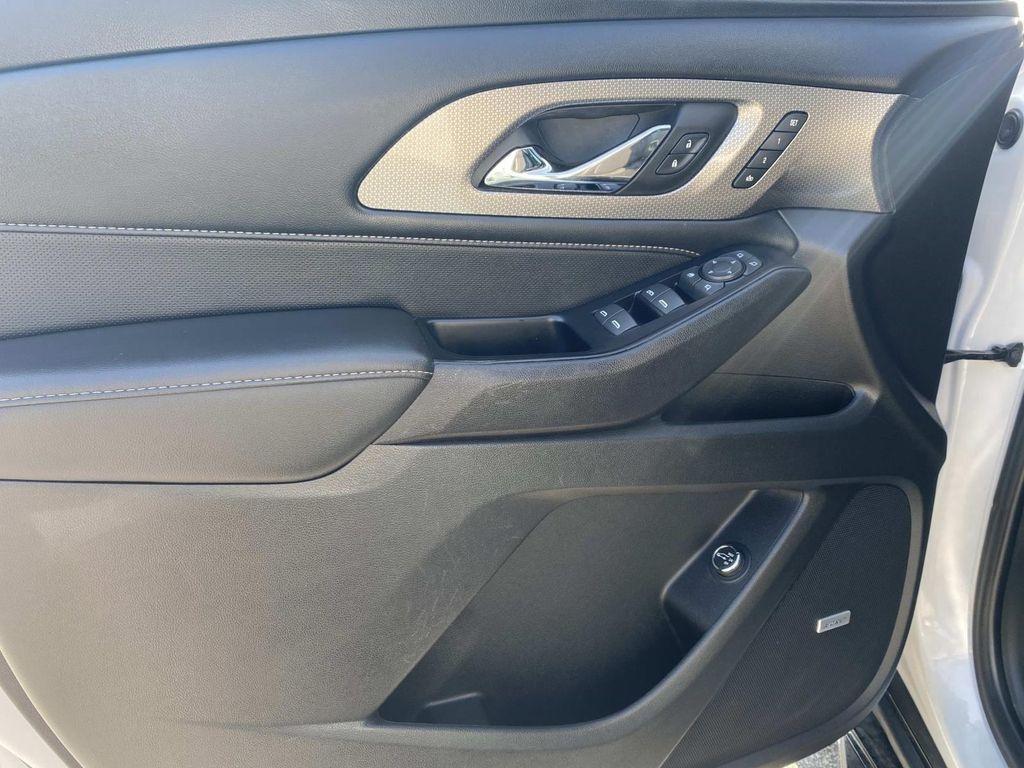 used 2023 Chevrolet Traverse car, priced at $39,988