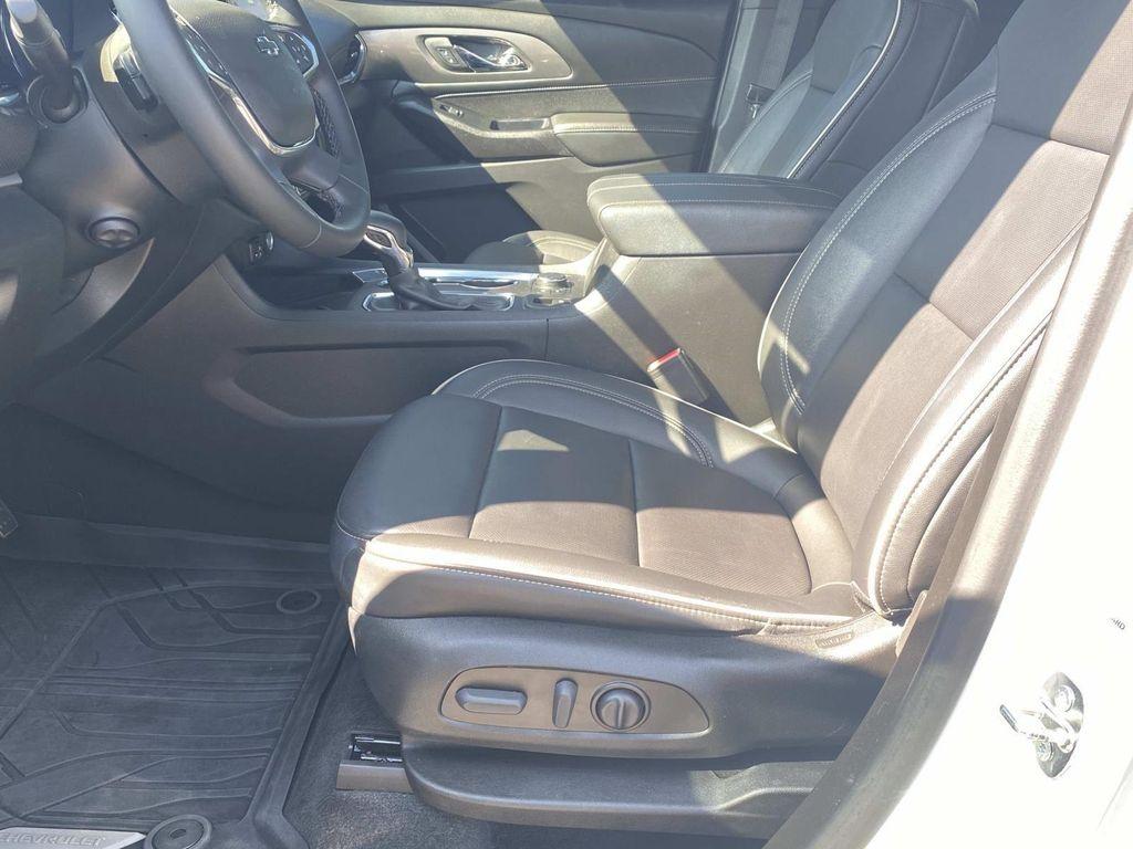 used 2023 Chevrolet Traverse car, priced at $39,988