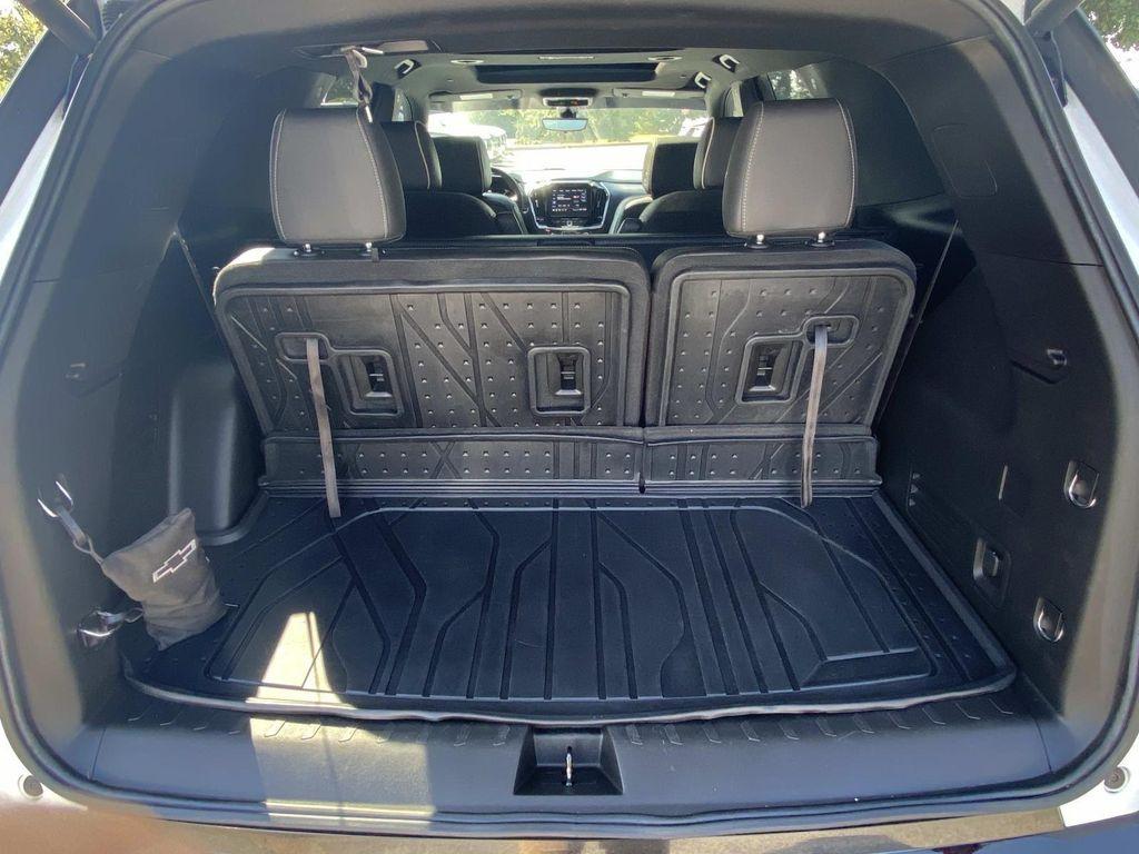 used 2023 Chevrolet Traverse car, priced at $39,988