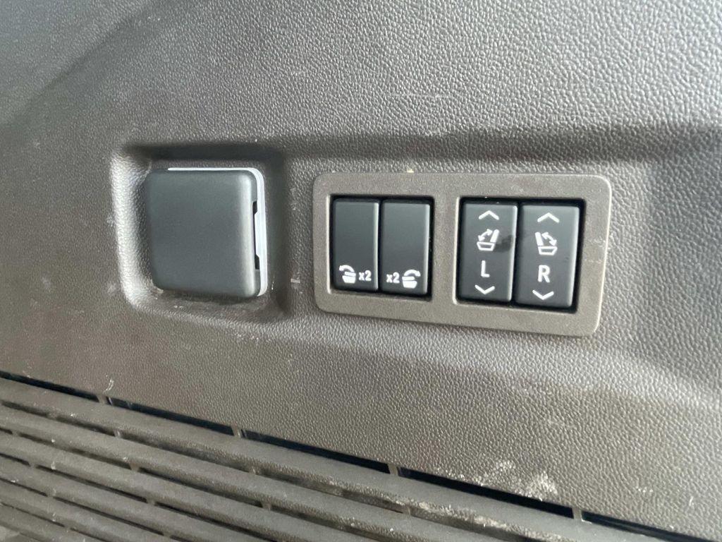 used 2021 GMC Yukon car, priced at $38,988