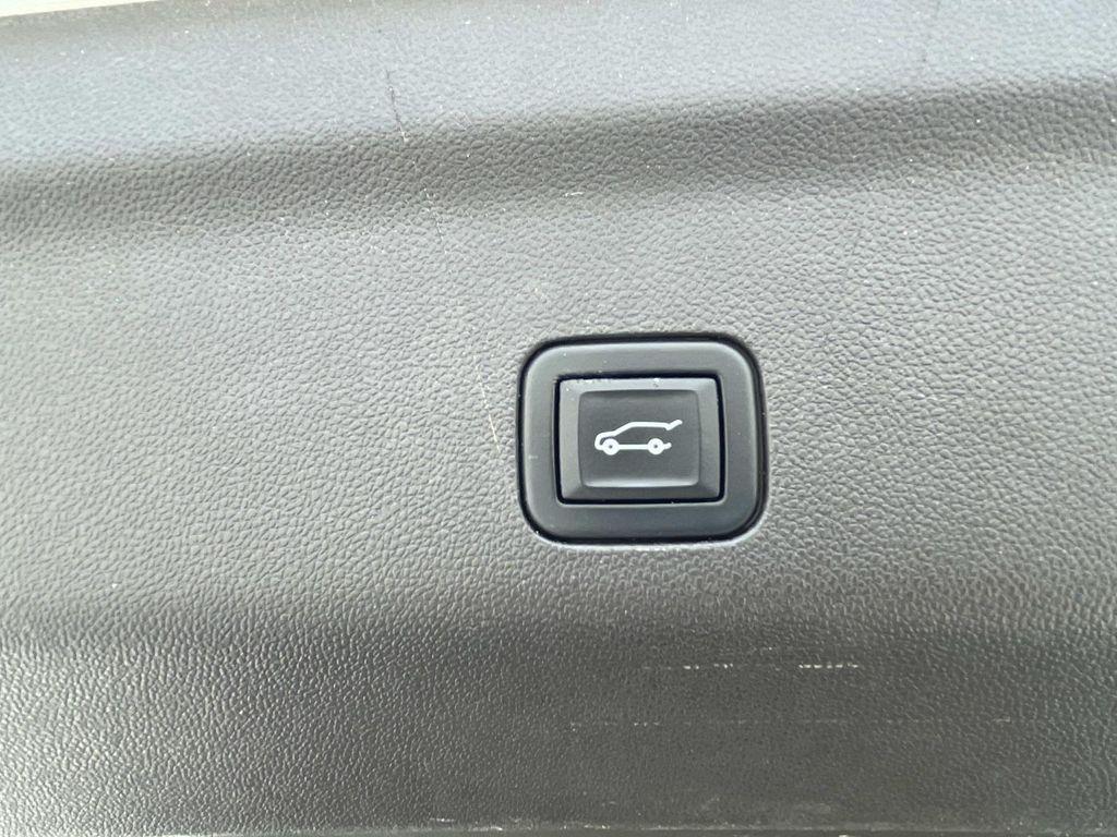 used 2021 GMC Yukon car, priced at $38,988