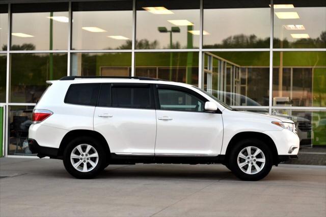 used 2013 Toyota Highlander car, priced at $14,950