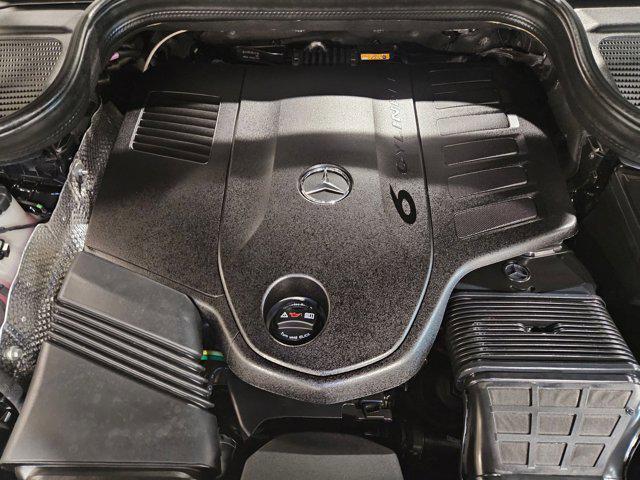 new 2025 Mercedes-Benz GLE 450 car, priced at $73,965