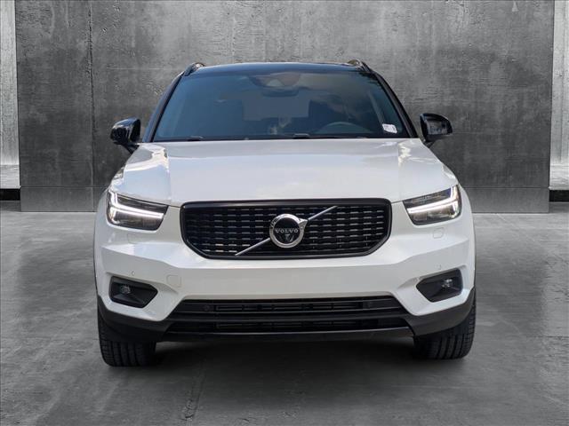used 2020 Volvo XC40 car, priced at $28,595