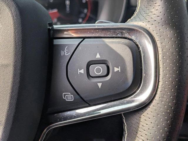 used 2020 Volvo XC40 car, priced at $28,995
