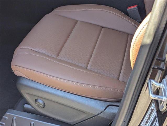 new 2025 Mercedes-Benz GLS 450 car, priced at $99,200