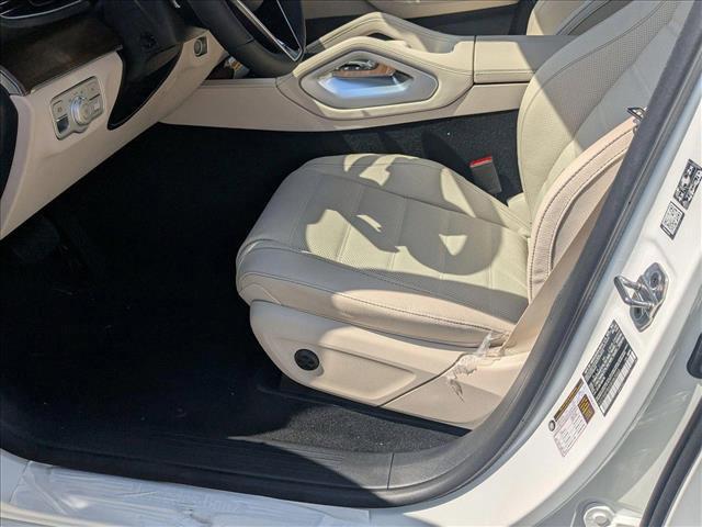 new 2025 Mercedes-Benz GLE 580 car, priced at $90,545