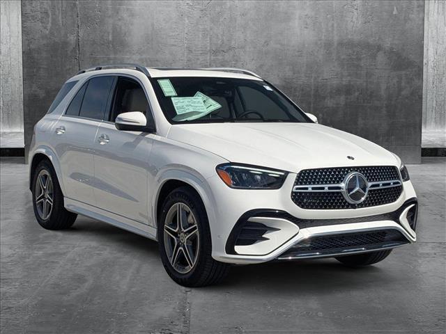 new 2025 Mercedes-Benz GLE 580 car, priced at $90,545