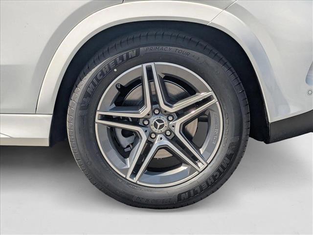 new 2025 Mercedes-Benz GLE 580 car, priced at $90,545