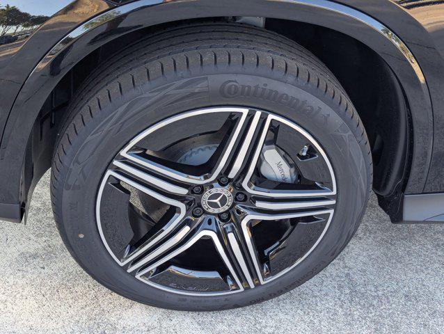 new 2025 Mercedes-Benz GLC 300 car, priced at $56,615