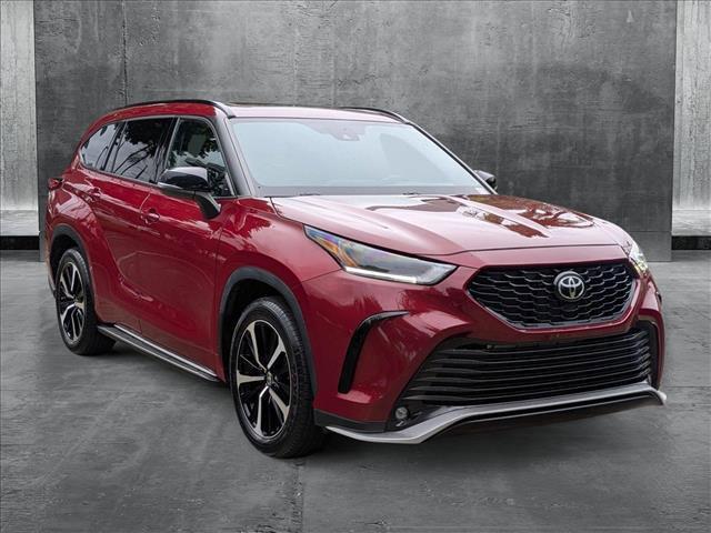 used 2022 Toyota Highlander car, priced at $36,649