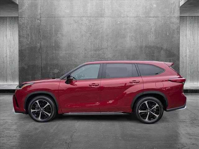 used 2022 Toyota Highlander car, priced at $36,649