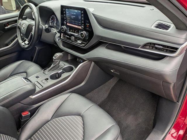 used 2022 Toyota Highlander car, priced at $36,649