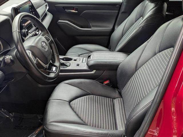 used 2022 Toyota Highlander car, priced at $36,649